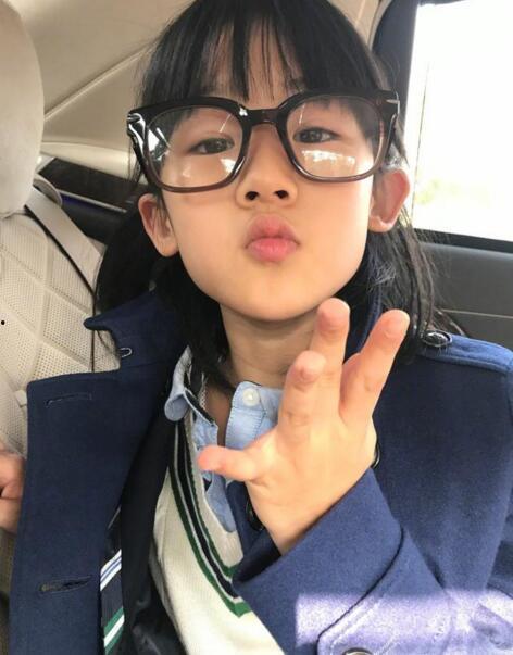 娱乐吃瓜酱近视眼,近视眼视角下的娱乐圈风云